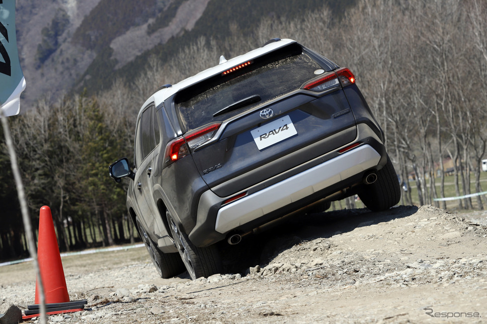 トヨタ RAV4 Adventure(アドベンチャー)《撮影 小林岳夫》