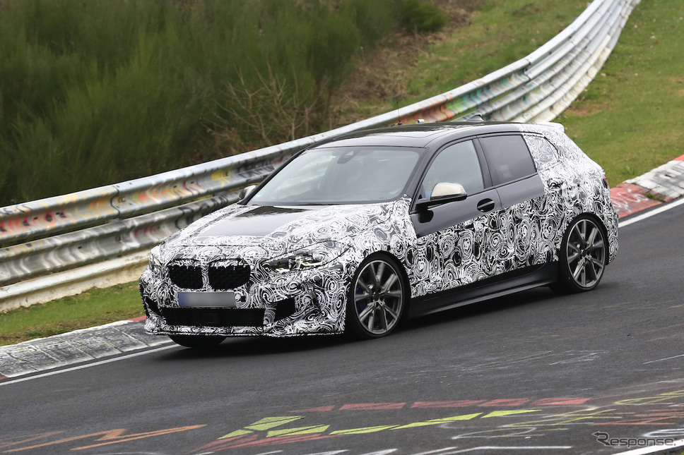 BMW M135i 次期型スクープ写真《APOLLO NEWS SERVICE》