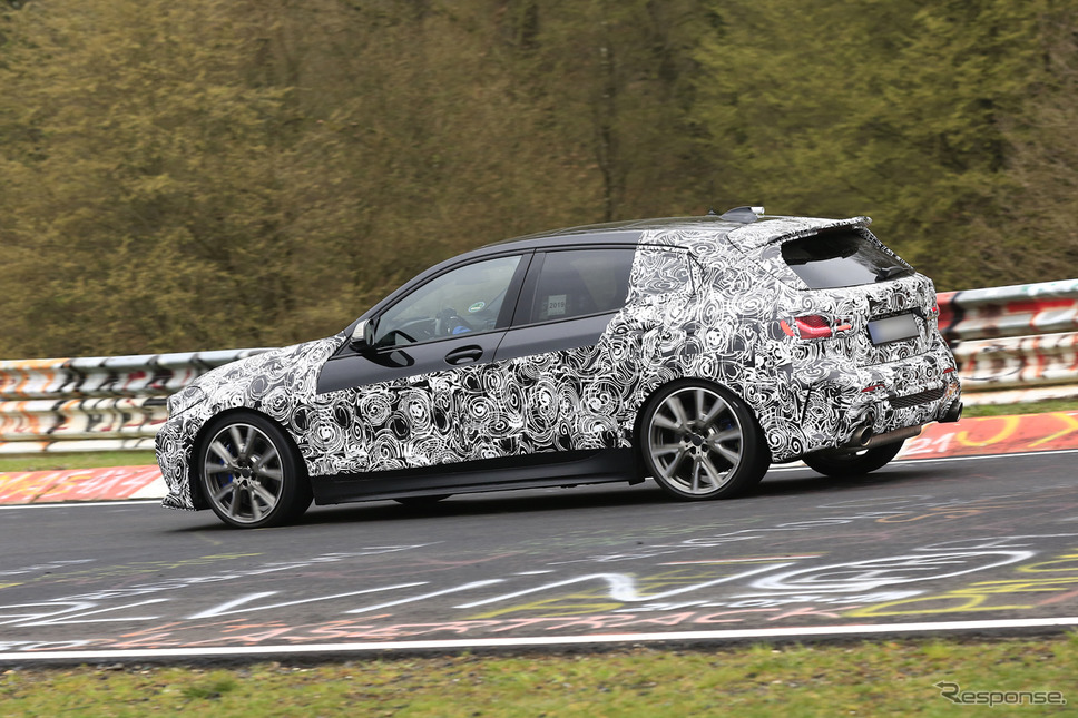 BMW M135i 次期型スクープ写真《APOLLO NEWS SERVICE》