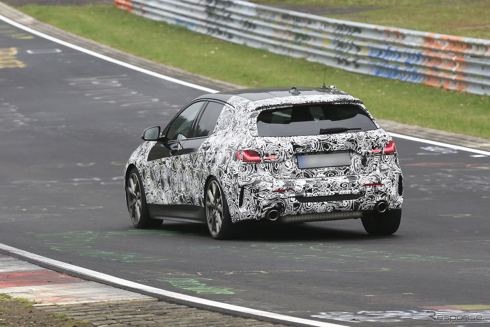 BMW M135i 次期型スクープ写真《APOLLO NEWS SERVICE》