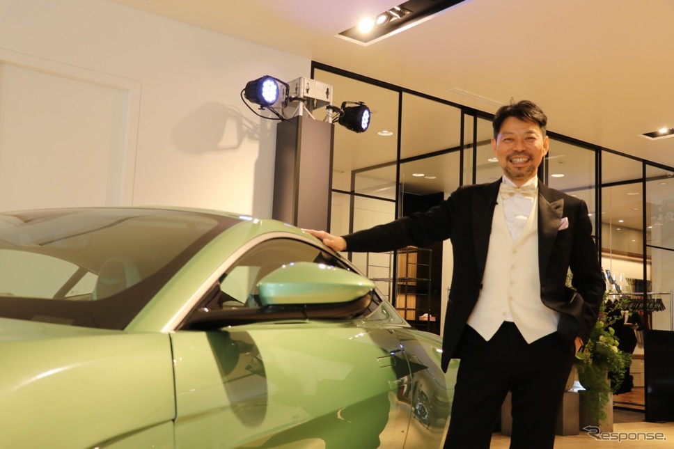 この展示車は荒井社長のこだわりのチョイスだという。《撮影 中込健太郎》