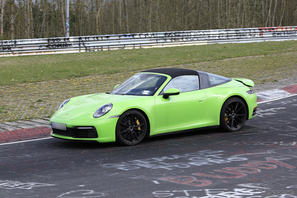 ポルシェ 911タルガ 新型プロトタイプ(スクープ写真)《APOLLO NEWS SERVICE》