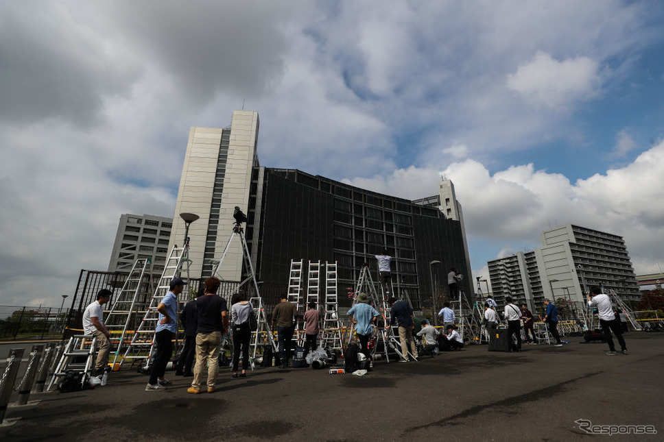 東京拘置所の取材陣（4月25日）　(c) Getty Images