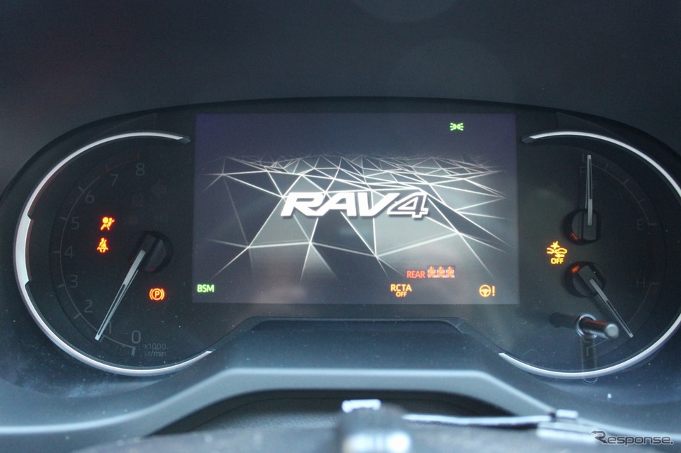 トヨタ RAV4 新型（アドベンチャー）《撮影 丸山誠》