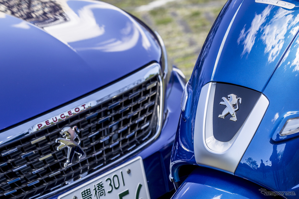 プジョー308(左)とプジョージャンゴ(右)《撮影 山内潤也》