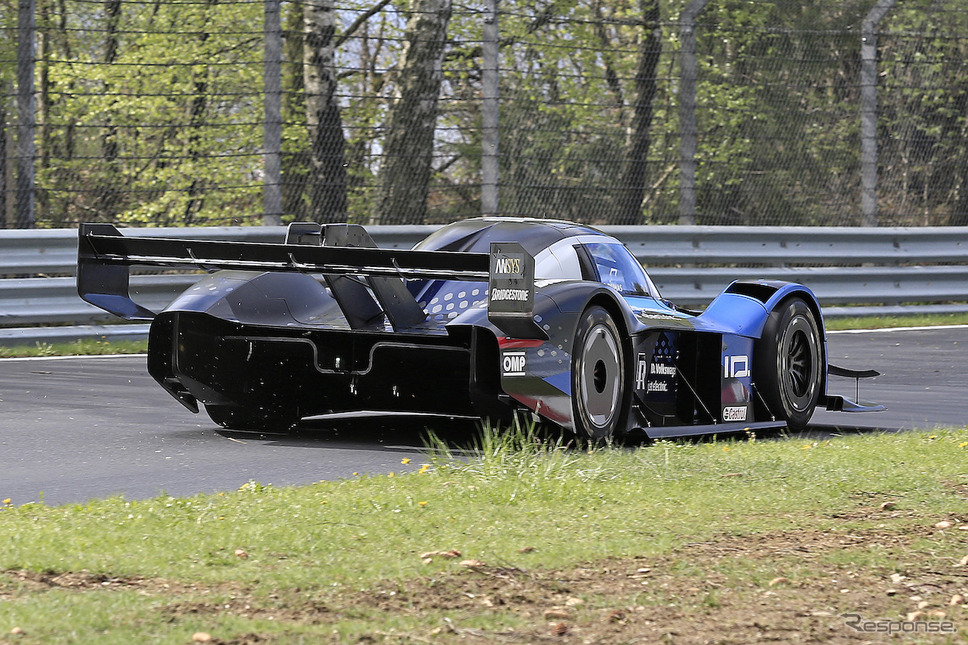 ニュルを走る VW ID.R(スクープ写真)《APOLLO NEWS SERVICE》