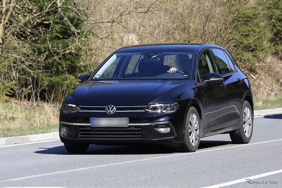 VW ゴルフ 新型 スクープ写真《APOLLO NEWS SERVICE》