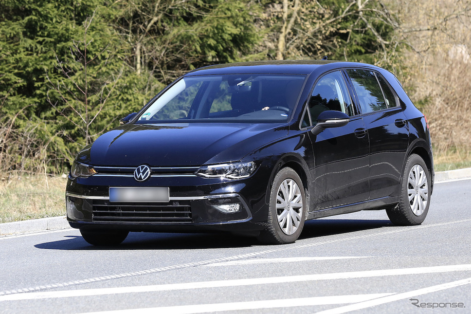 VW ゴルフ 新型 スクープ写真《APOLLO NEWS SERVICE》