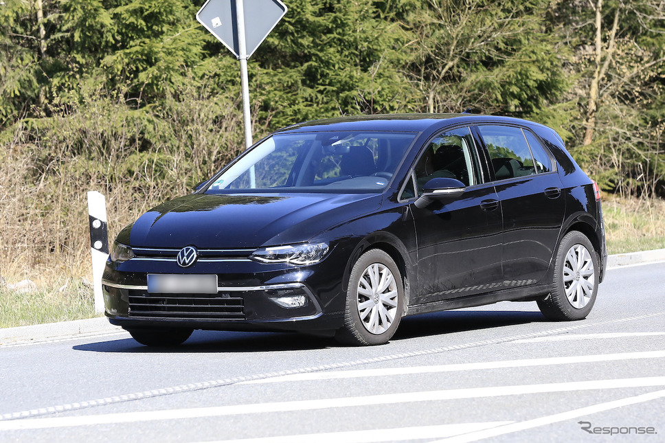 VW ゴルフ 新型 スクープ写真《APOLLO NEWS SERVICE》
