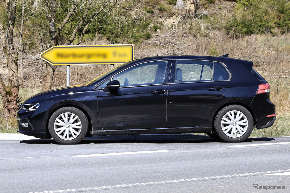 VW ゴルフ 新型 スクープ写真《APOLLO NEWS SERVICE》