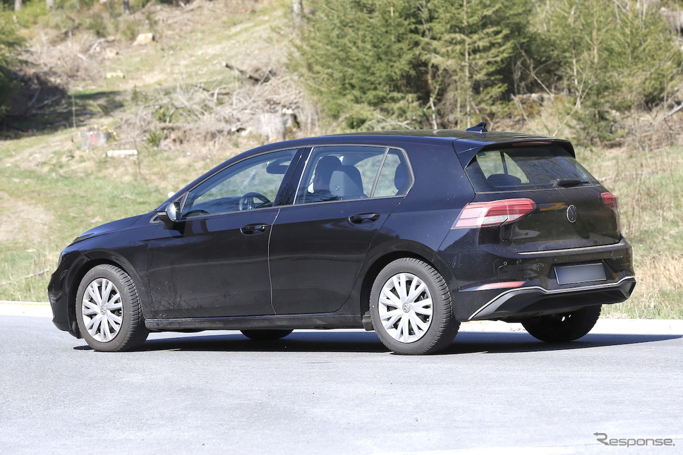 VW ゴルフ 新型 スクープ写真《APOLLO NEWS SERVICE》