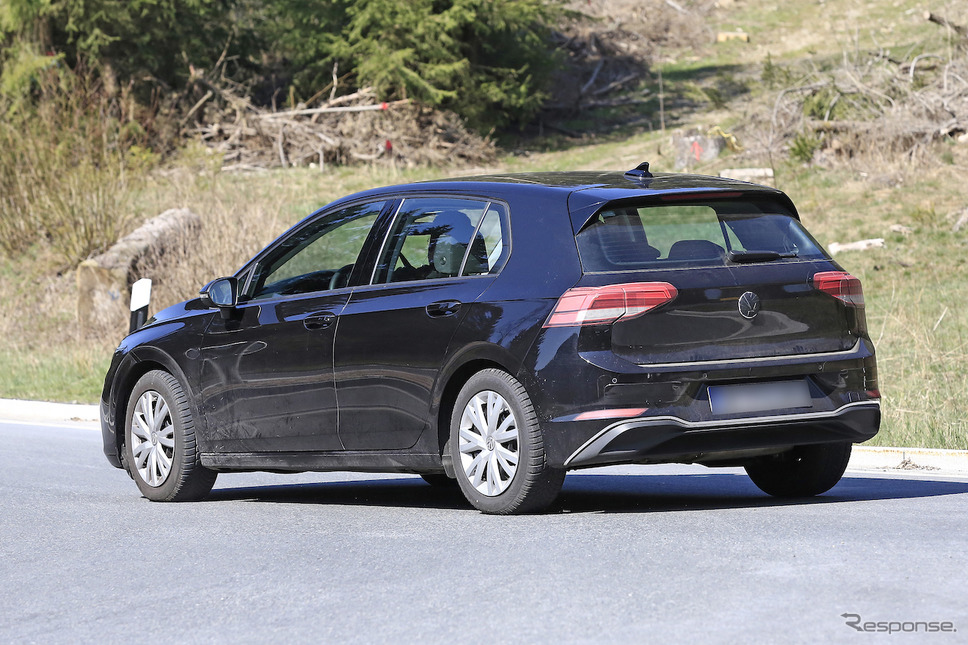 VW ゴルフ 新型 スクープ写真《APOLLO NEWS SERVICE》
