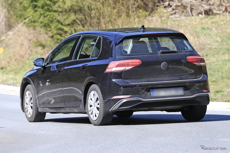 VW ゴルフ 新型 スクープ写真《APOLLO NEWS SERVICE》