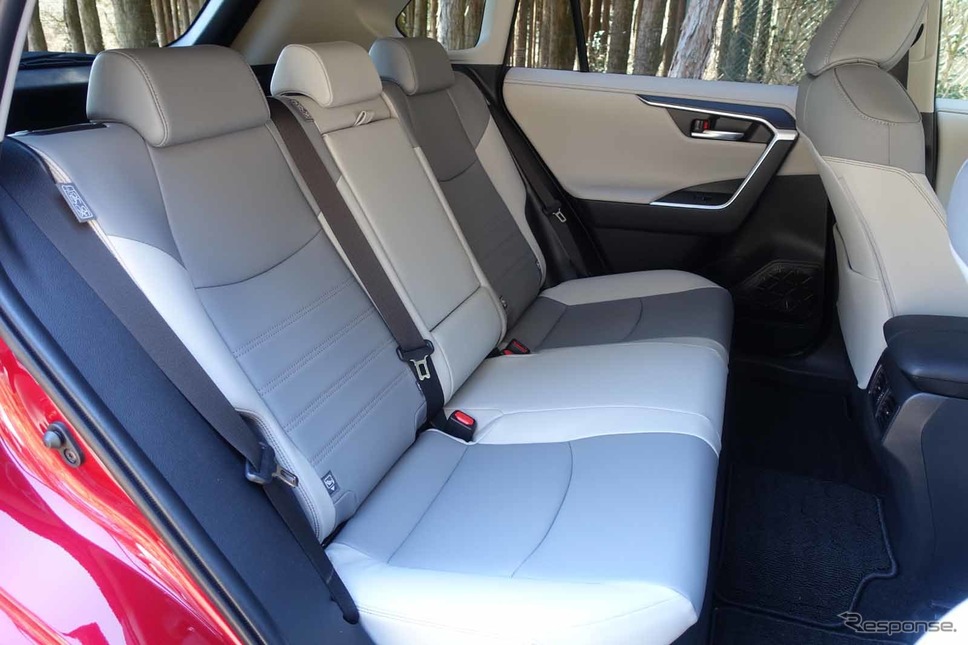 トヨタ RAV4ハイブリッド 新型撮影 中村孝仁