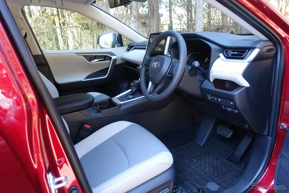 トヨタ RAV4ハイブリッド 新型撮影 中村孝仁