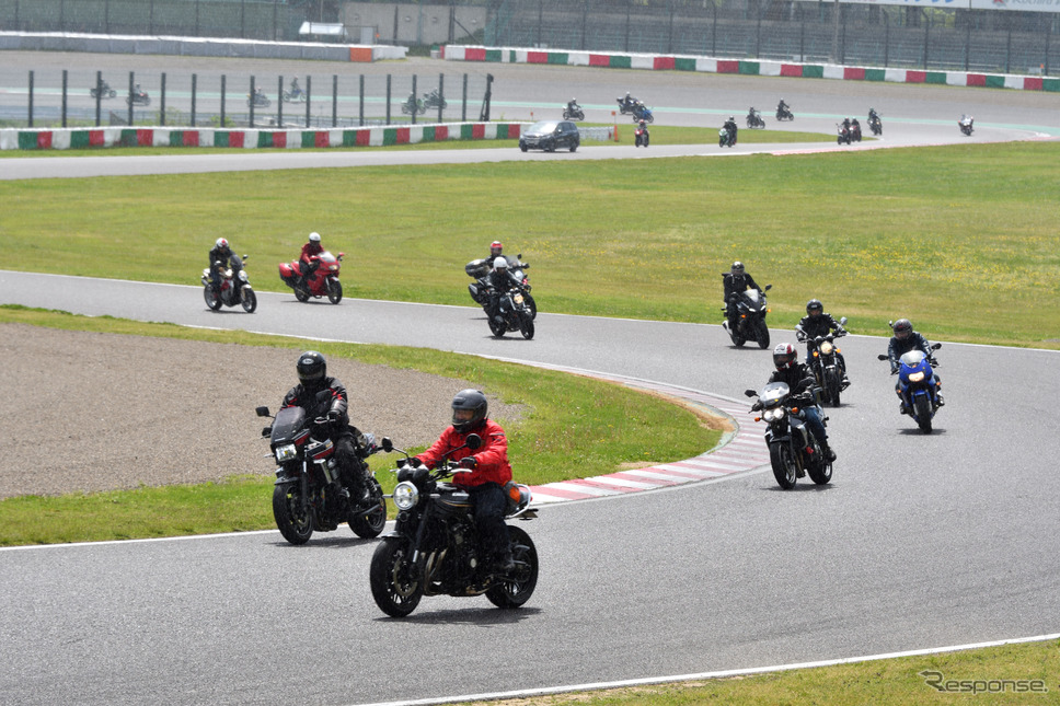 サーキットクルージング(BIKE! BIKE! BIKE! 2019)《撮影 雪岡直樹》
