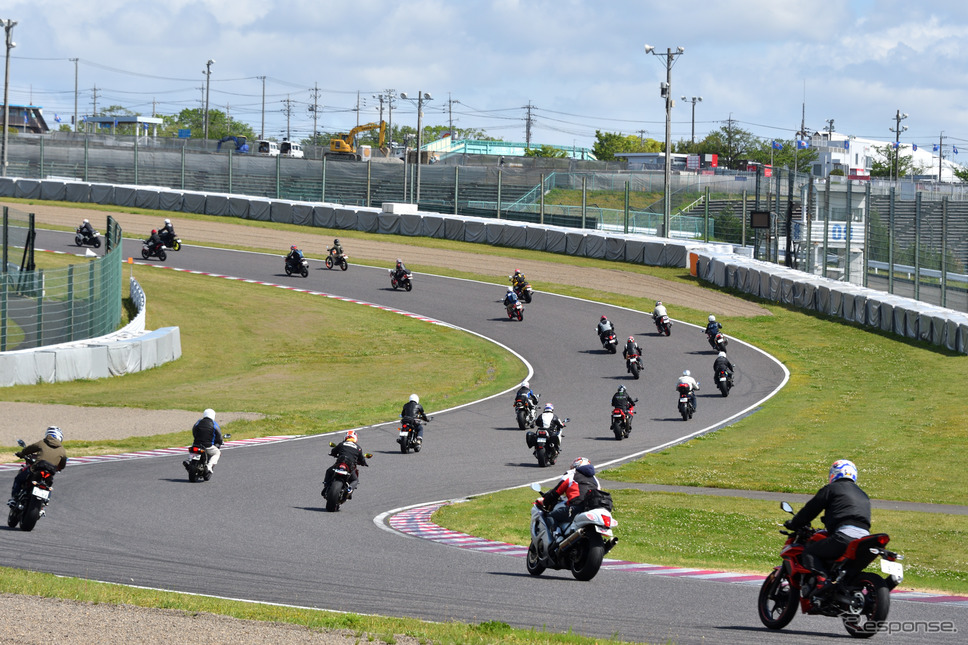サーキットクルージング(BIKE! BIKE! BIKE! 2019)《撮影 雪岡直樹》
