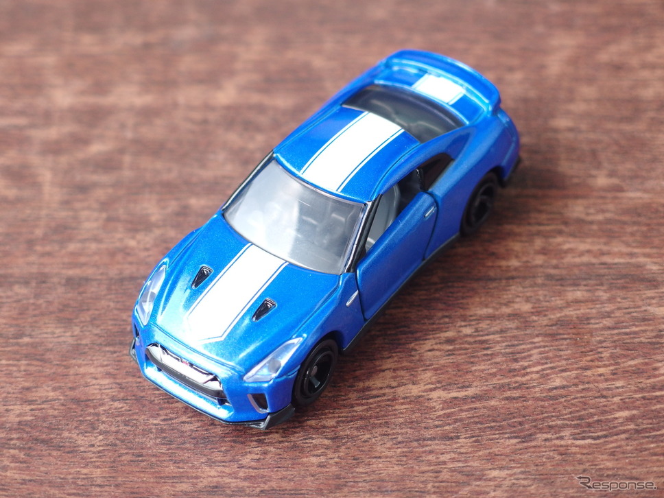 トミカ日産 GT-R 50thアニバーサリー《撮影 高木啓》