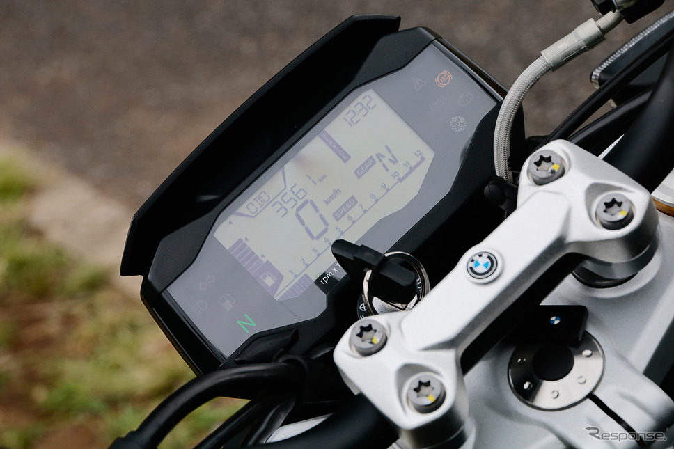 BMW G310R《撮影 ダン・アオキ》