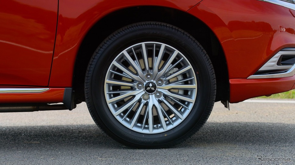 三菱 アウトランダー PHEVの2019年モデル(欧州仕様)《photo: Mitsubishi Motors》