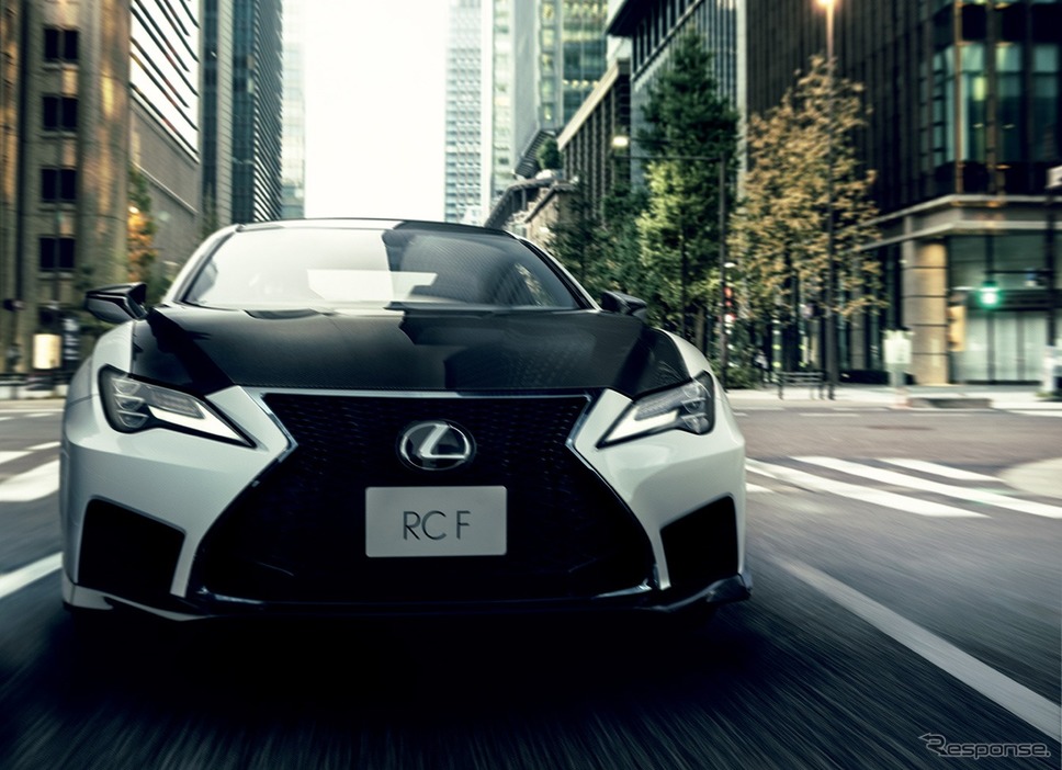 レクサス RC F パフォーマンスパッケージ