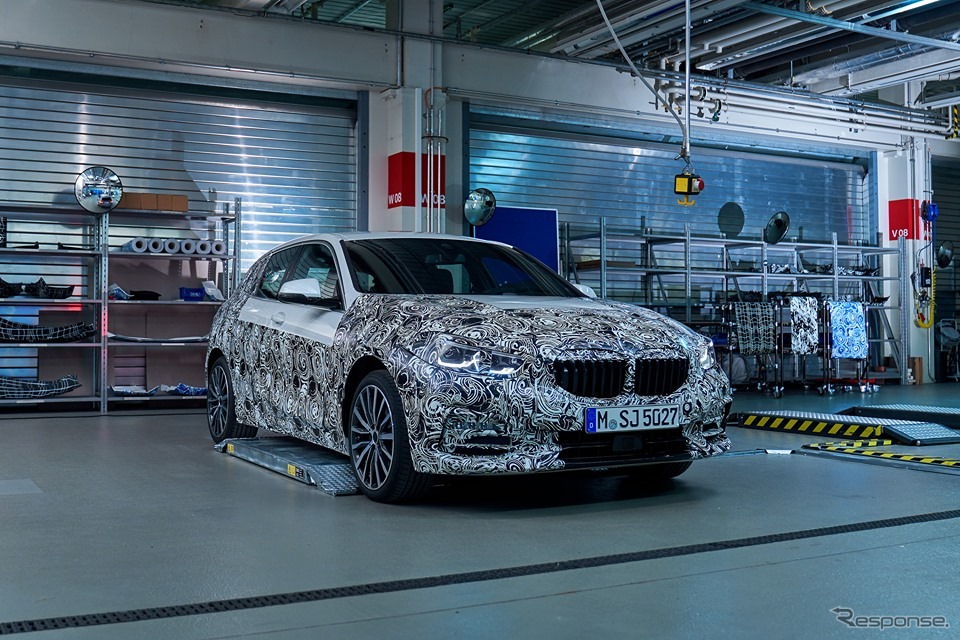 BMW 1シリーズ 新型の最新プロトタイプ《photo by BMW》