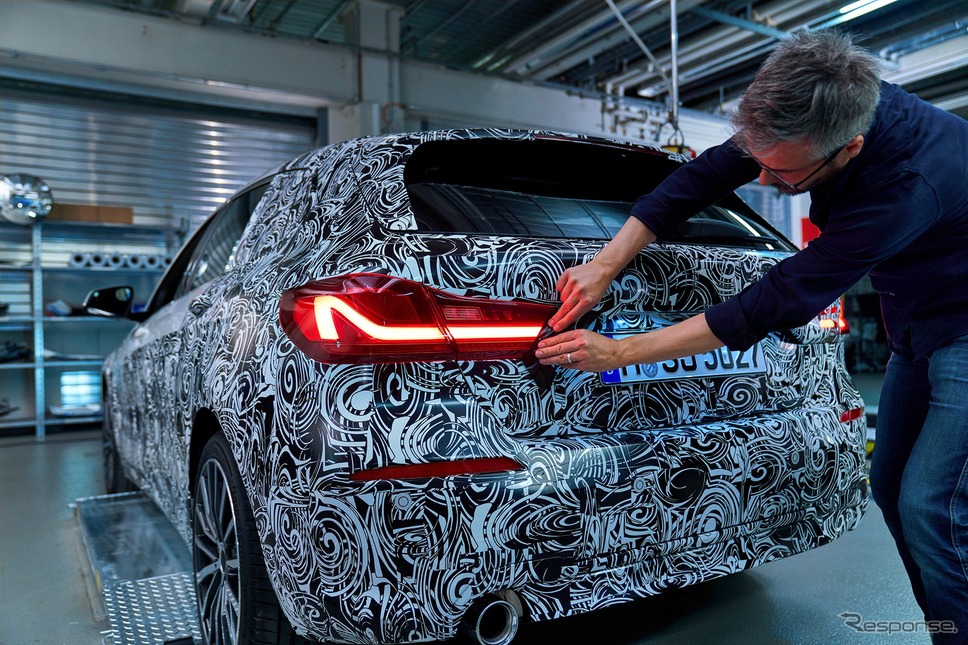 BMW 1シリーズ 新型の最新プロトタイプ《photo by BMW》