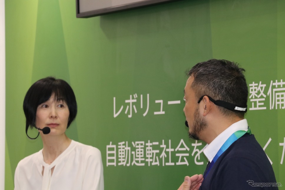 オートサービスショーのボッシュブースでは、モータージャーナリストの岩貞るみこさんを招いてトークセッションが開催された。《撮影 中込健太郎》