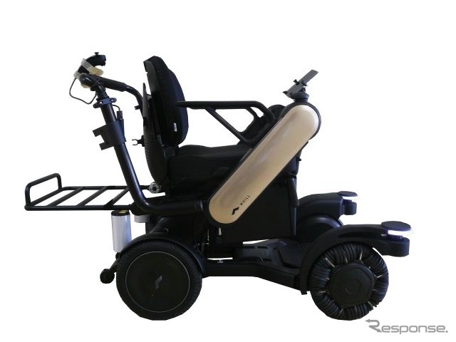 電動車椅子（パーソナルモビリティ）《写真 ANA》
