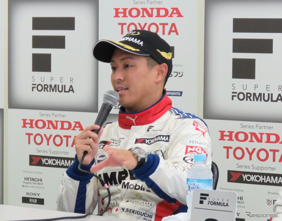 優勝した#19 関口。《撮影 遠藤俊幸》