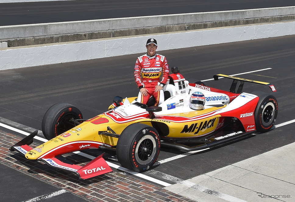通常シリーズ戦とは異なるカラーリングで登場の#30 佐藤琢磨(予選14位)。《写真提供 INDYCAR》