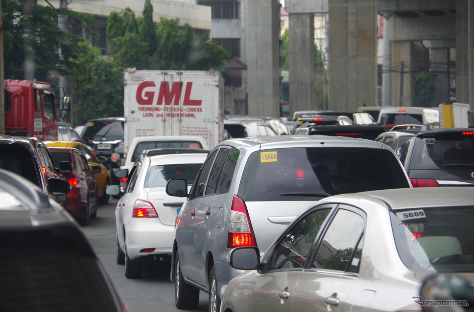 フィリピン・マニラ中心部では深刻な交通渋滞問題を抱えている《撮影 宮崎壮人》