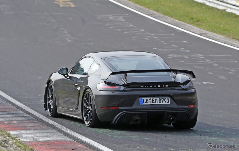 ポルシェ 718ケイマンGT4 新型スクープ写真《APOLLO NEWS SERVICE》