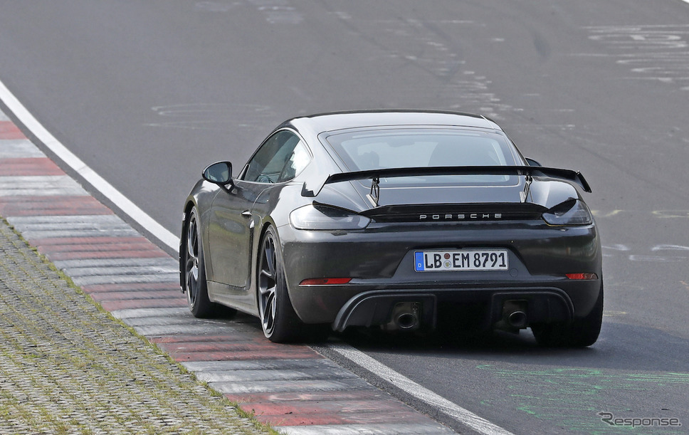 ポルシェ 718ケイマンGT4 新型スクープ写真《APOLLO NEWS SERVICE》