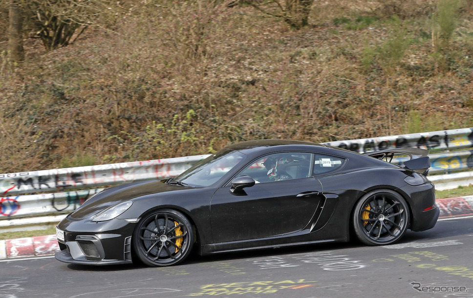 ポルシェ 718ケイマンGT4 新型スクープ写真《APOLLO NEWS SERVICE》