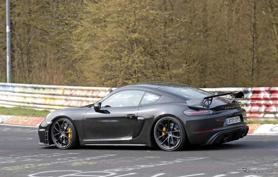 ポルシェ 718ケイマンGT4 新型スクープ写真《APOLLO NEWS SERVICE》