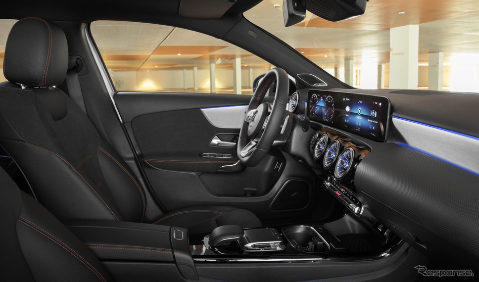 メルセデスベンツAクラスセダン《photo by Mercedes-Benz》