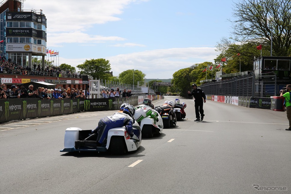 マン島TTレースのプラクティス初日、サイドカーの初参加者向け先導走行がスタート(マン島TTレース2019)《撮影 小林ゆき》