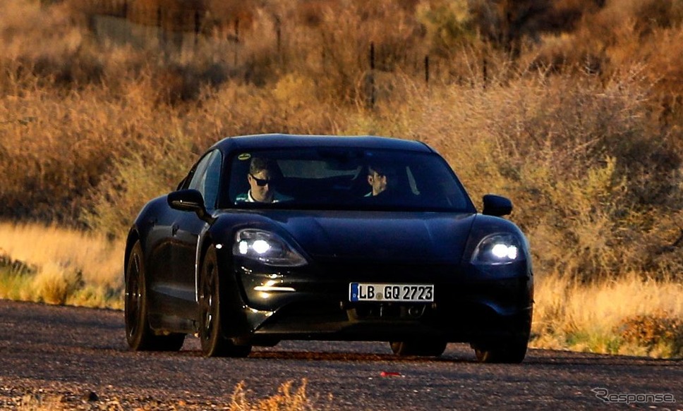 ポルシェ・タイカンの開発プロトタイプ車《photo by Porsche》
