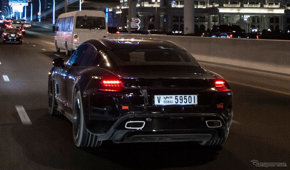 ポルシェ・タイカンの開発プロトタイプ車《photo by Porsche》