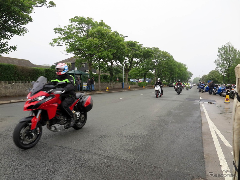 本来ならここからレースがスタートするはずなのだが(マン島TTレース2019)《撮影 小林ゆき》