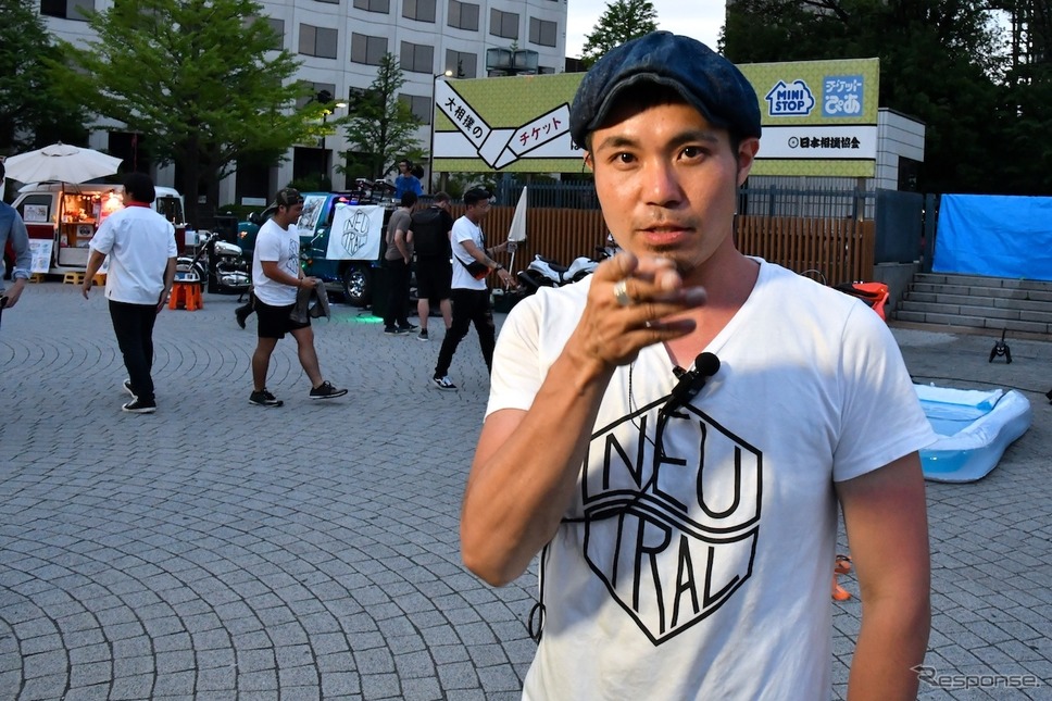 主催者のひとり、株式会社カドヤ(東京都台東区)企画室 小谷 渉さん。《撮影 青木タカオ》