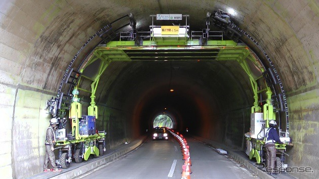 平沢トンネルにおける実証実験の様子《写真 東急建設》