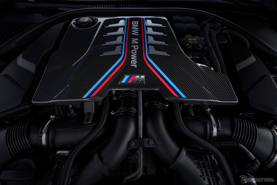 BMW M8 クーペ 新型と M8 カブリオレ 新型《photo by BMW》