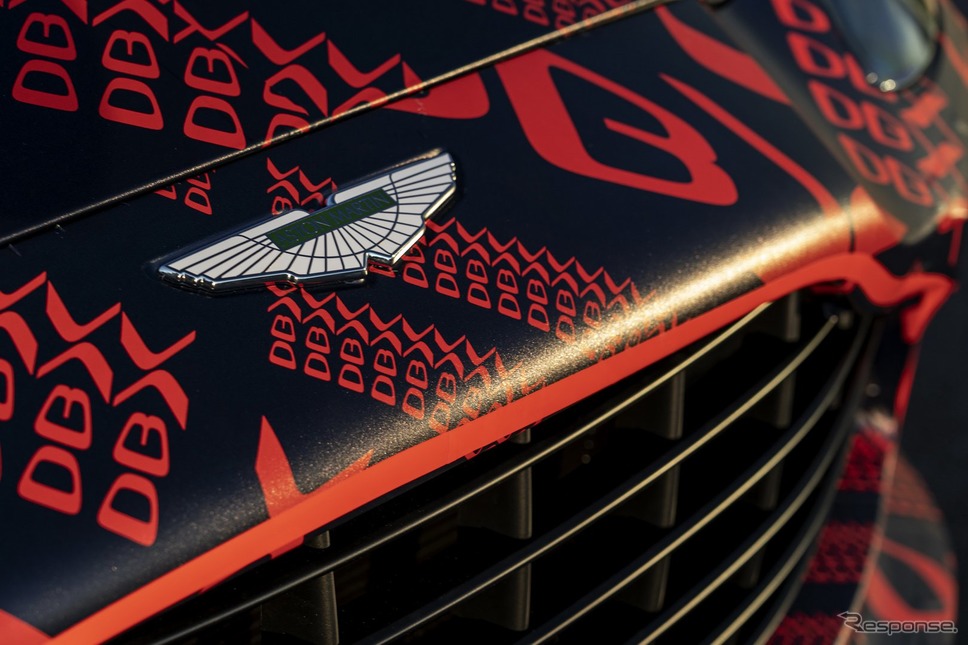 アストンマーティン DBX の最新プロトタイプ《photo by Aston Martin》