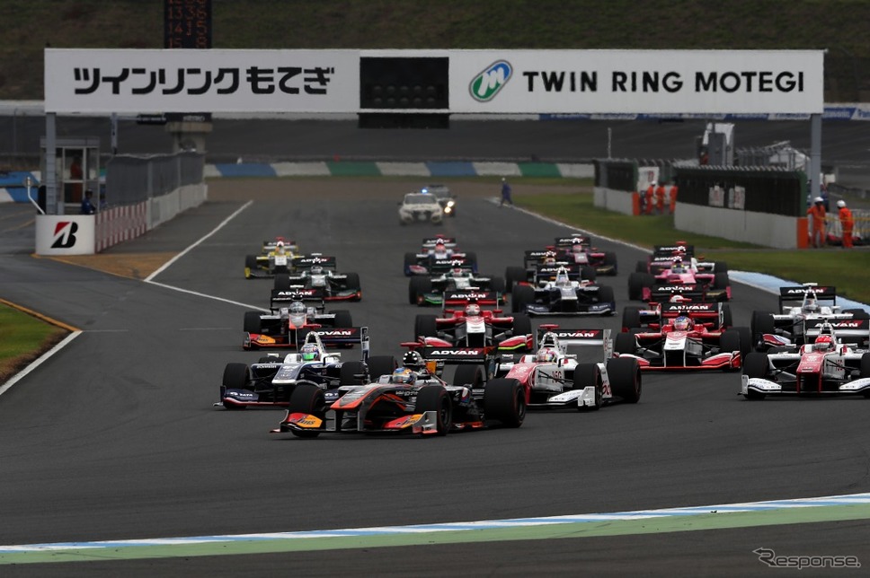 近年はF1ドライバーも輩出する国内トップのスーパーフォーミュラ《写真 ツインリンクもてぎ》