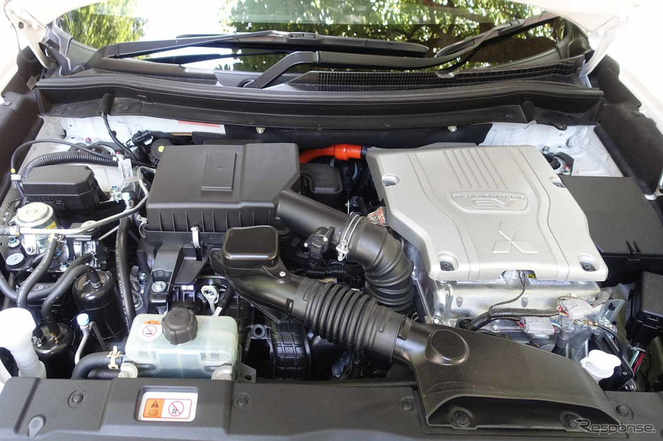 三菱 アウトランダーPHEV(Sエディション)撮影 中村孝仁
