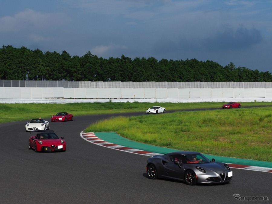 厳格な一方通行で、障害物や急な飛び出しのないサーキットは、クルマを走らせるには最も安全な環境。まだ走ったことがないという人には恰好の機会となるだろう。《写真提供 TetsuyaOTAスポーツドライビングスクール事務局》