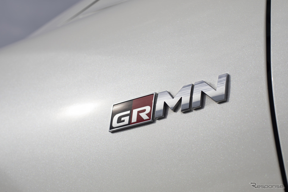 GRMNのエンブレム(写真はマークX GRMN)《写真 トヨタ自動車》