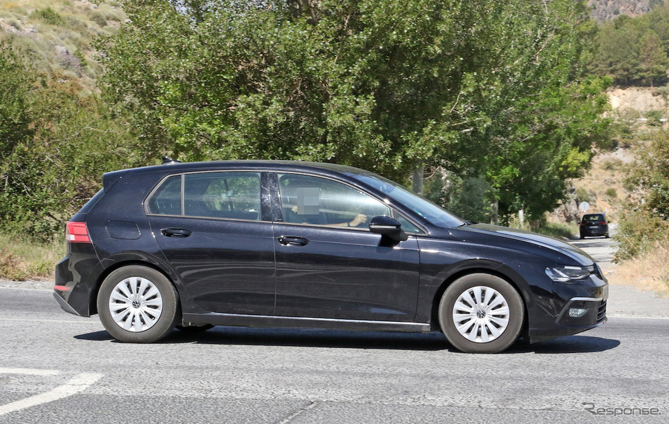VW ゴルフ 新型(ゴルフ8)スクープ写真 《APOLLO NEWS SERVICE》